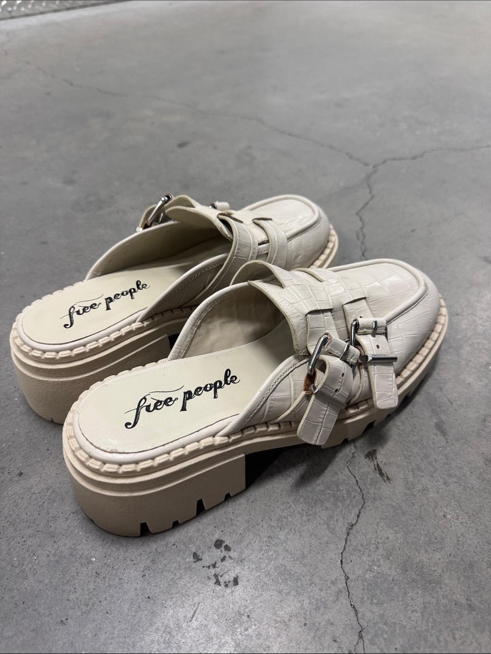 Free People Lyra Buckle White Leather Lug Loafers Sz 39.5 - Picture 3 of 6